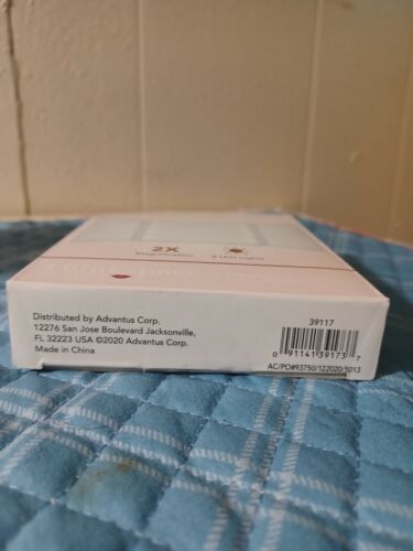 Thinkspace Beauty Tri-Fold LED Compact Mirror - Picture 3 of 7