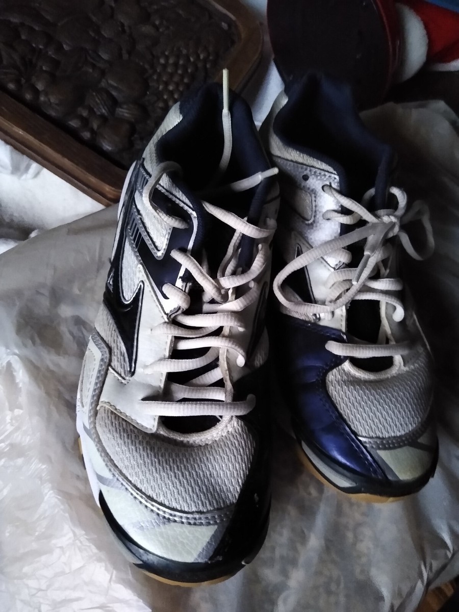 Mizuno - Wave Bolt 3 Womens Size 8 - Athletic - Volleyball  display picture 1