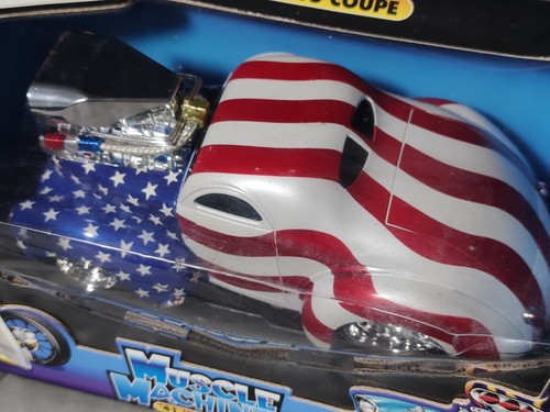 MUSCLE MACHINES 1:18 scale Diecast 1941 WILLYS Coupe AMERICAN FLAG - Picture 5 of 10