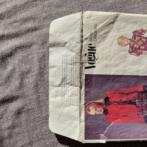 Yves Saint Laurent Dress and Jacket Sewing Pattern Vogue 2662 Size 14 Label - Picture 3 of 20