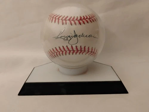 Reggie Jackson Autographed / SIGNED Baseball. Rawlings Official American league