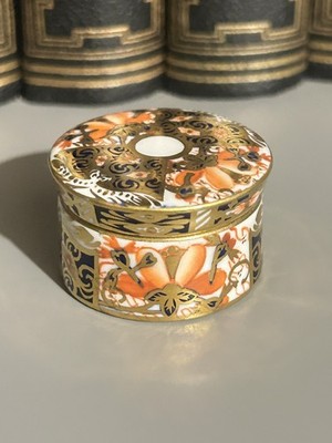 Royal Crown Derby Imari altes Muster 2451 Pillendose Schmuckstück 