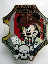 Pin 58282 DCL Pirates of Castaway Cay Event Credential Pirate Mickey Disney LE