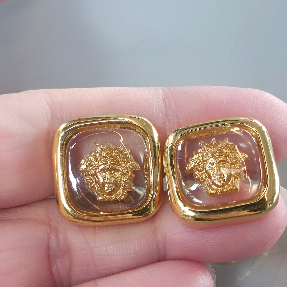 Gianni Versace Medusa Cufflinks Gold Tone Chain Link Gianni Versace Medusa Cufflinks Gold Tone Chain Link