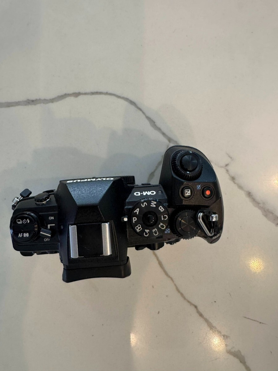 Olympus OM-D E-M1 Mark III 20.4MP Mirrorless Camera - Black Olympus OM-D E-M1 Mark III 20.4MP Mirrorless Camera - Black