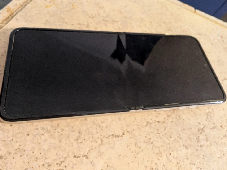 摩托罗拉 Razor 2022 适用于零件未正常工作 — 第 3/3 张图片