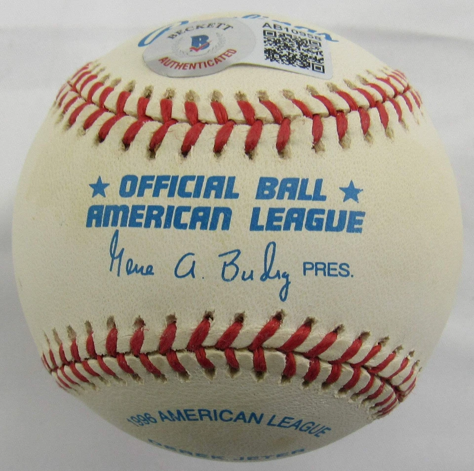 Derek Jeter Signed Auto Rawlings Baseball w/ Insc Beckett Hologram - Image 4 of 4
