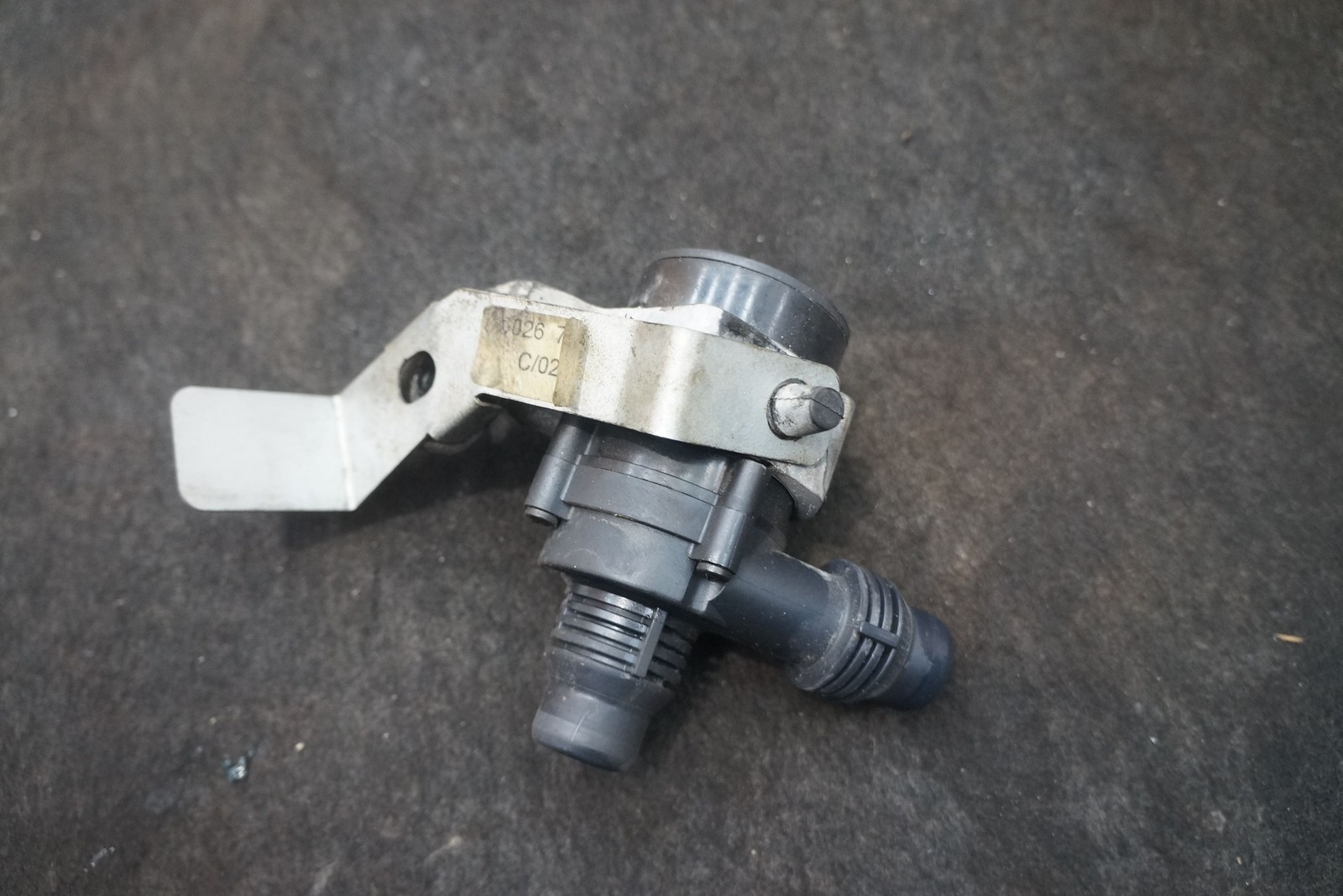 Auxiliary Additional Water Pump 64116922699 OEM Rolls Royce Phantom 2004