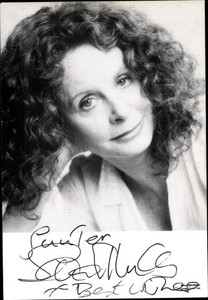 Foto Ak Schauspielerin Sarah Miles, Portrait, Autogramm - 4000714