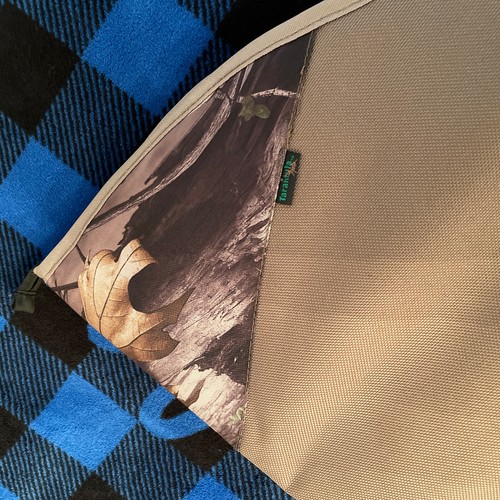 Tarantula Camo Economy Padded Bow Case, 39” x 18”, New - Picture 5 of 15
