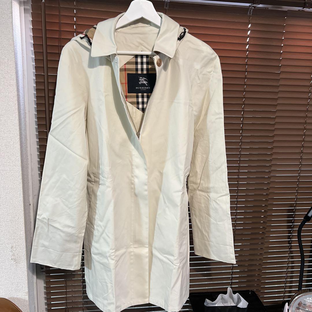 Burberry trench coat Woman from Japan
