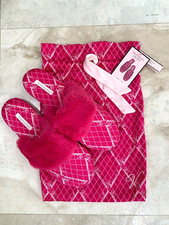 NEW VICTORIA SECRET SATIN FUZZY COZY LOGO SLIPPERS GIFT BAG PINK/WHITE MEDIUM M