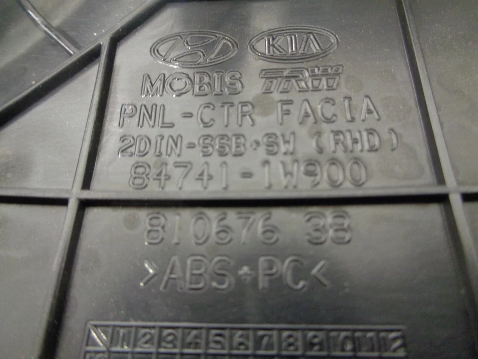 2012 KIA RIO PAINEL RÁDIO ACABAMENTO SURROUND 84741-1W900 - Imagem 3 de 3