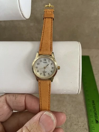 Two Tone Elegant Luxury Timex Indiglo Watch for Women with Arabic Numerals Works