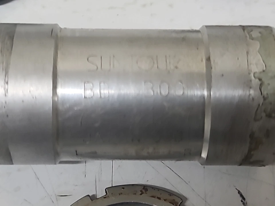 Suntour Bottom Bracket BB 73 x 118mm FOR PARTS OR REPAIRS - Image 3 of 4