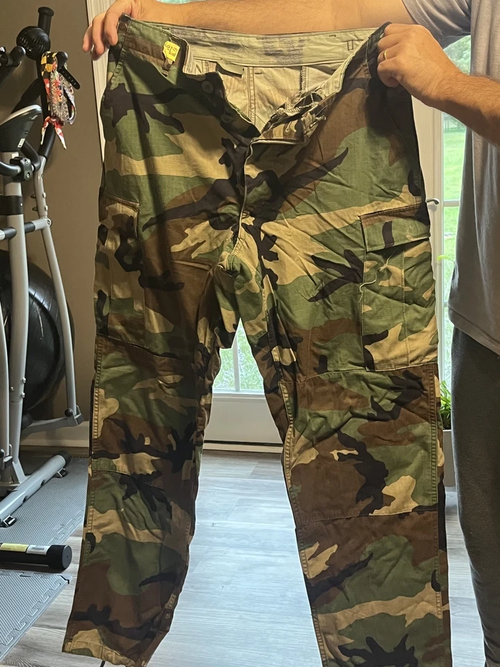 31 to 35 inch waist true vintage army camo Used for early season ￼hunting - Image 3 of 3