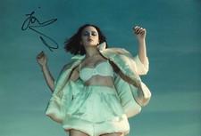 Joey King autograph signed 20x30 cm picture 