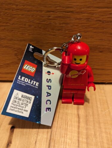 NEW Lego Space Minifigure Spaceman Astronaut LED LITE Keychain Light - Picture 1 of 1