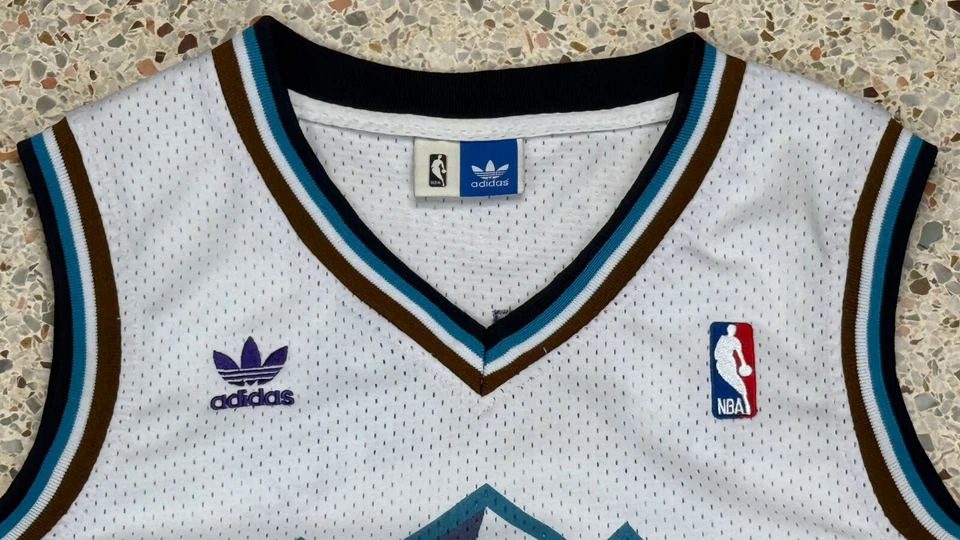 Camiseta Adidas Hardwood Classics NBA Vintage #32 Utah Jazz Karl Malone Tamanho M - Imagem 4 de 4