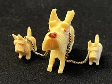 Vintage JAPAN Celluloid Chain Scottie Dogs Terrier Red Eyes Animal Figure AV3A