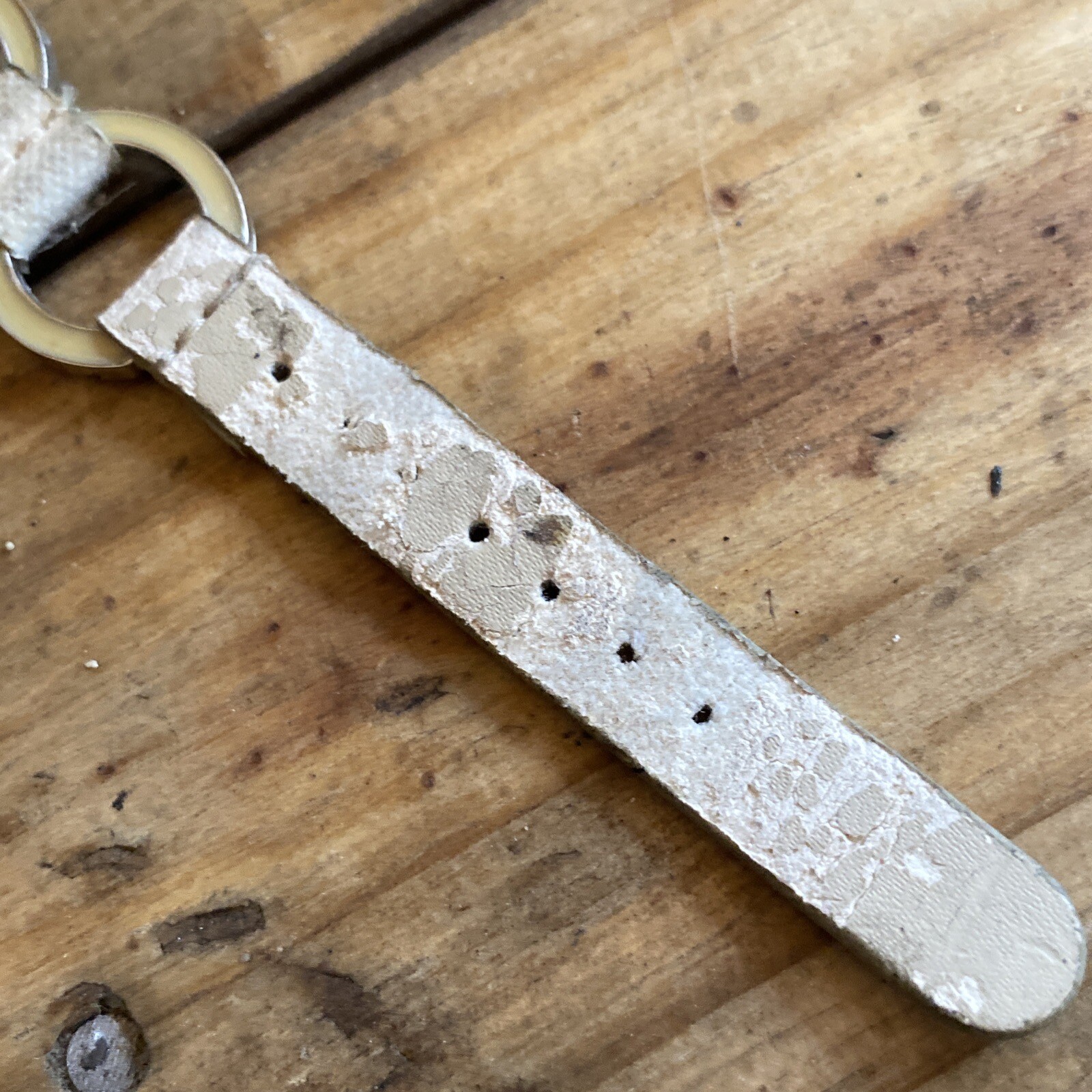 Rectangular Face Leather And Hoop Strap Ladies Fa… - image 5