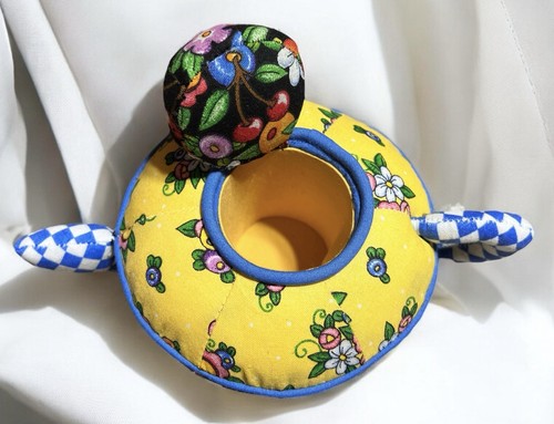 MARY ENGELBREIT………Adorable Collectible Upholstered Tea Pot Pin Cushion. - Picture 4 of 6