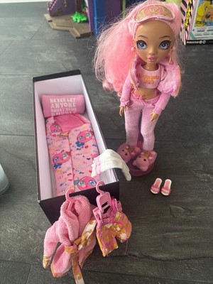 Rainbow High Brianna Dulce Puppe - Slumber Party Edition