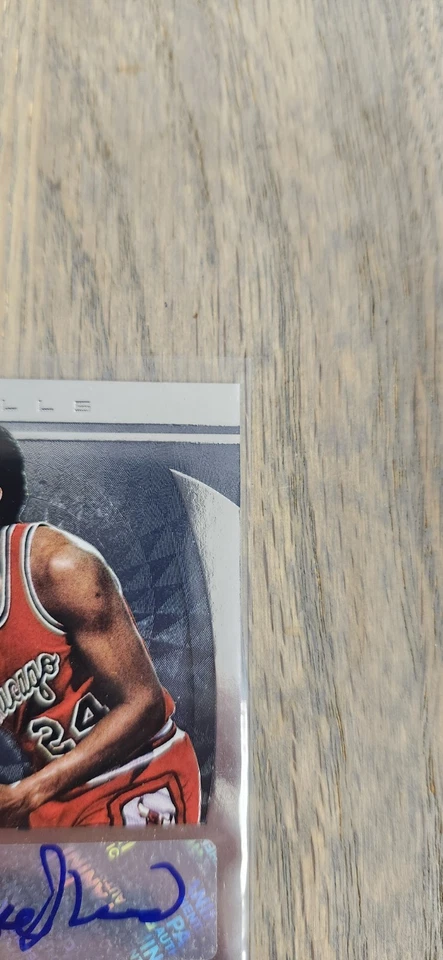 2013-14 Panini Certified Reggie Theus Auto Chicago Bulls Hang Time UNLV Silver - Image 3 of 4