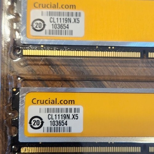 2 Crucial BL12864AA106A.8FE5 Ballistix 1GB DDR2 RAM Double Pack - Picture 4 of 4