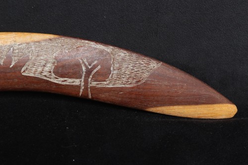 Australian Aboriginal Chip Carved Boomerang W/Kangaroo & Tree ?Mulga Wood? - Picture 9 of 11
