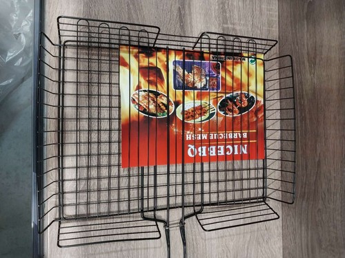 42X34x5CM BBQ Meat Basket/Fish Clamp Wire Grill Mesh wood part Handle Rectangle - Picture 3 of 12