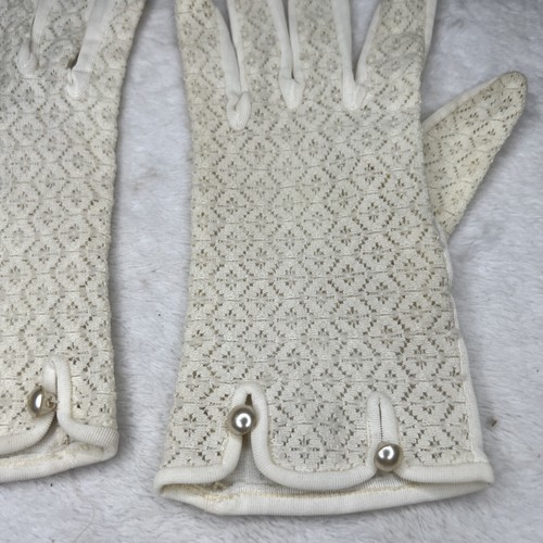 Guanti donna vintage in pizzo panna bianco sporco finte perle al polso - Foto 4 di 14