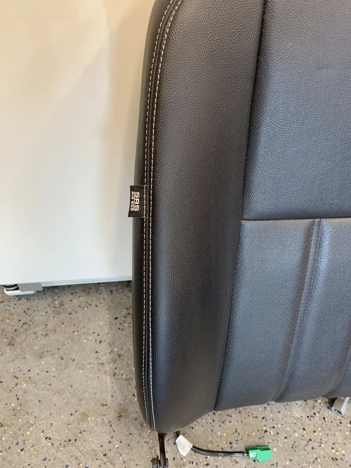 2012 Chrysler Town and Country Dodge caravan RIGHT front seat BLK Leather OEM - Image 2 of 4