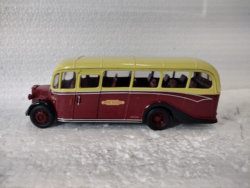 Boxed Corgi Classics British Rail Bedford Ü-Wagen mit Figur Modell 33803