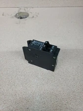 Cutler Hammer Eaton 15 A 2 pole Tandem Circuit Breaker BD1515 A1515