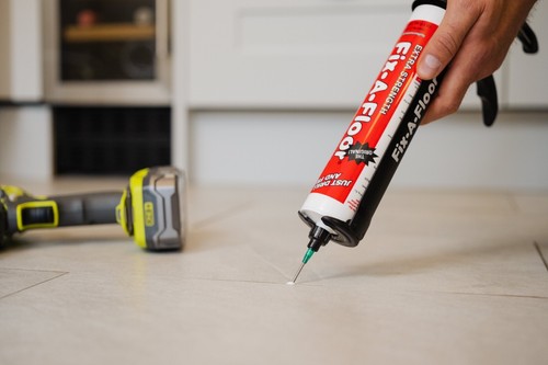 Fix-A-Floor Pro Repair Pack -Includes Micro Syringe adapter, Caulk gun & syringe - Picture 10 of 15