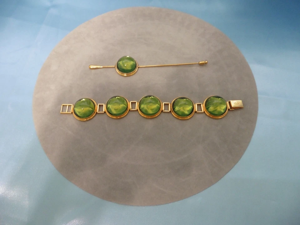 Vintage Lalique Crystal Green Cabochon Linked Bracelet & Hat Pin Nerita France - Image 2 of 4