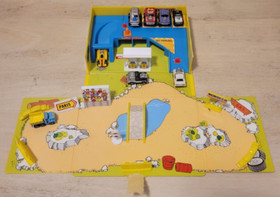 1987 FunRise Micro Action Off-Road Rally Playset w/ 8 MicroMachine Vehicles HTF!