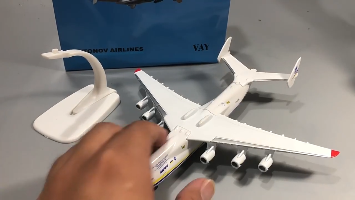 1:400 Antonov An-225 Mriya Large Transport Airplane Mode