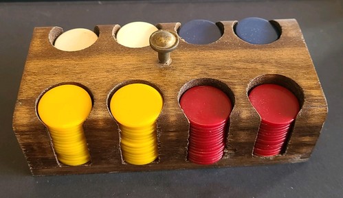 Vintage Bakelite Poker Chips Wood Holder Small Miniature Caddy W/Cover EUC - Picture 2 of 10