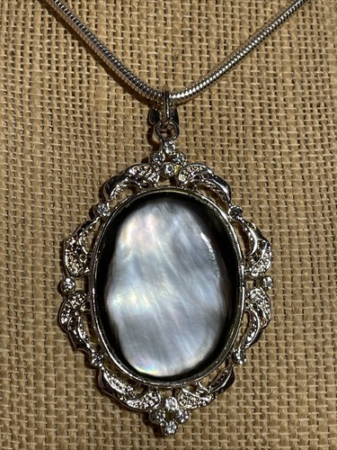 Vintage Silvertone Abalone Pendant With Rhinestone Accents On 22” long chain - Picture 1 of 12