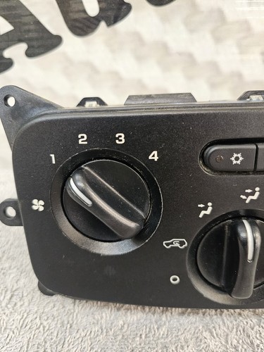 2002-2007 Jeep Liberty Ac Heater Climate Control OEM - Picture 7 of 7