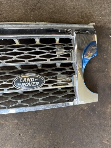 LAND ROVER DISCOVERY 3 L319 FRONT BUMPER GRILLE Chrome 737 - Picture 2 of 9