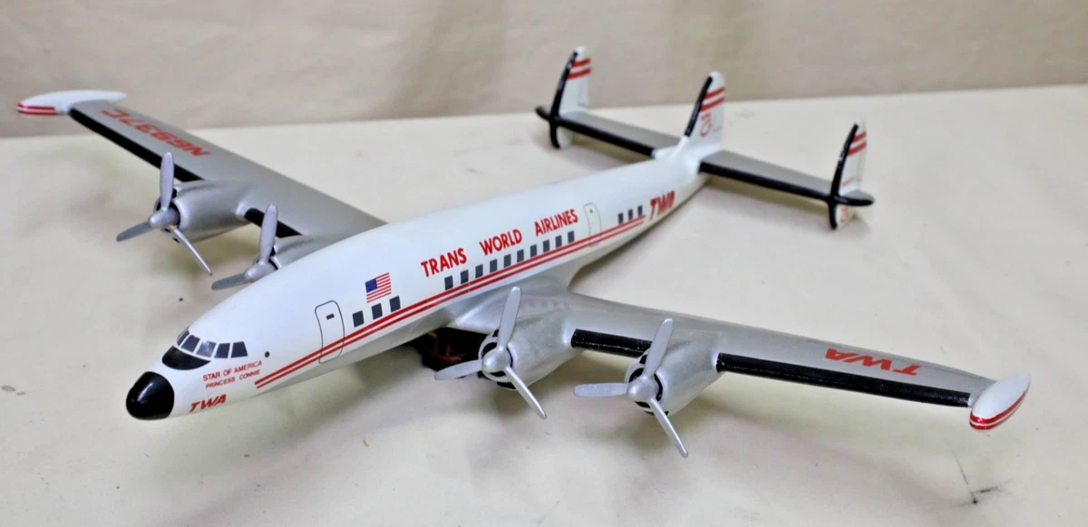 Preços baixos em Modelo de Aeronaves colecionáveis da companhia