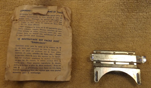 Vintage DARN EASY Mechanical Darner and Mender with original pkg & instructions - Picture 2 of 3