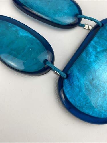 Collar grande grueso acrílico azul - Imagen 6 de 8