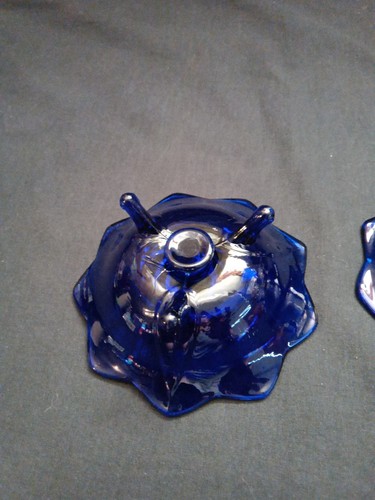 Pair of Vtg Footed Cobalt Blue Glass Floral Ruffled Taper Candle Holders - Picture 3 of 6