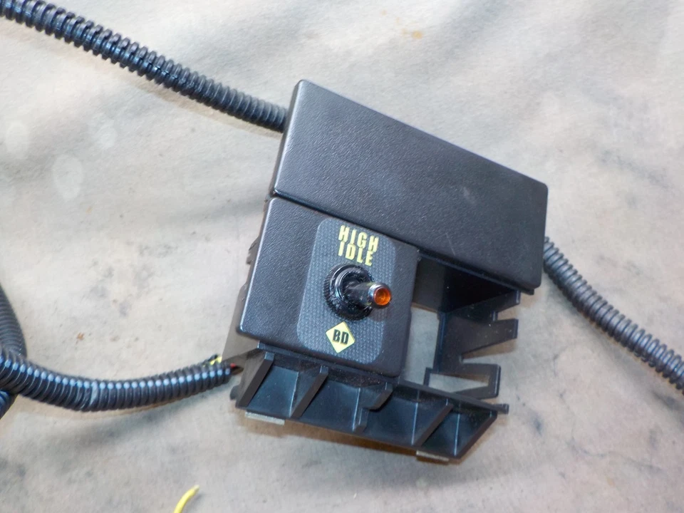 01-04 Chevy Silverado 2500 HD 6.6 LB7 diésel BD interruptor de control alto con bisel de tablero Foto 2 de 4