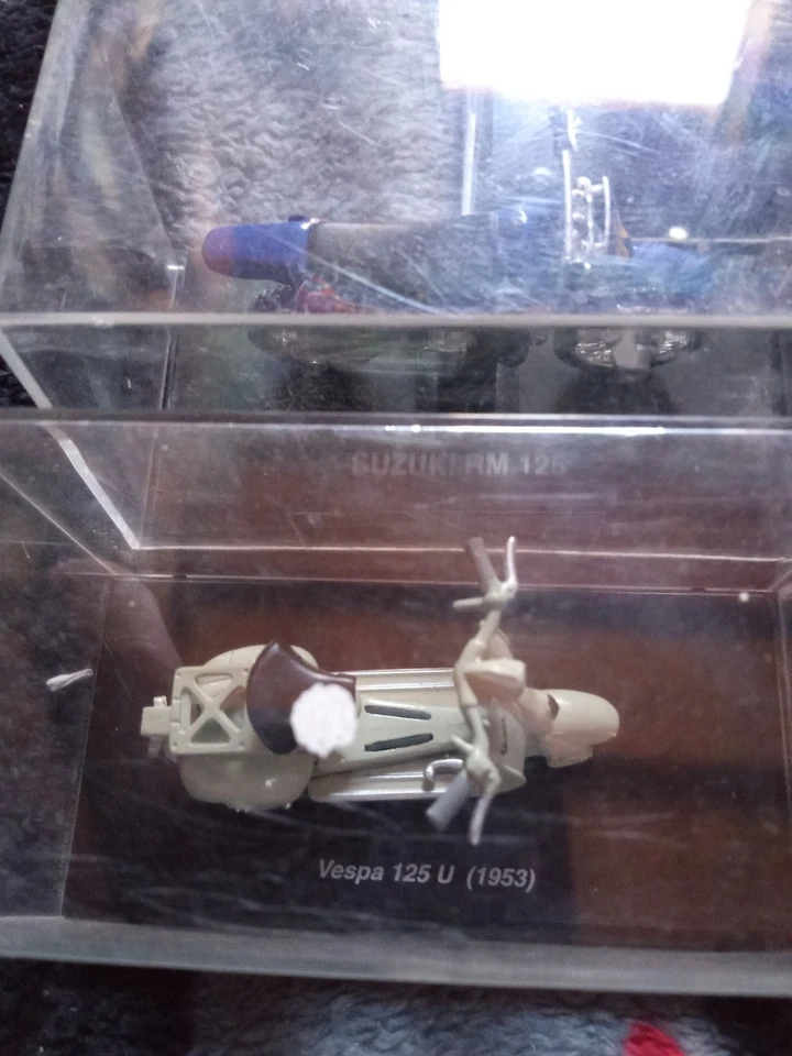 Newray Diecast 5 Bike Lot - Vespa 125 (53/48/60) Suzuki Rm 125  - Image 3 of 4