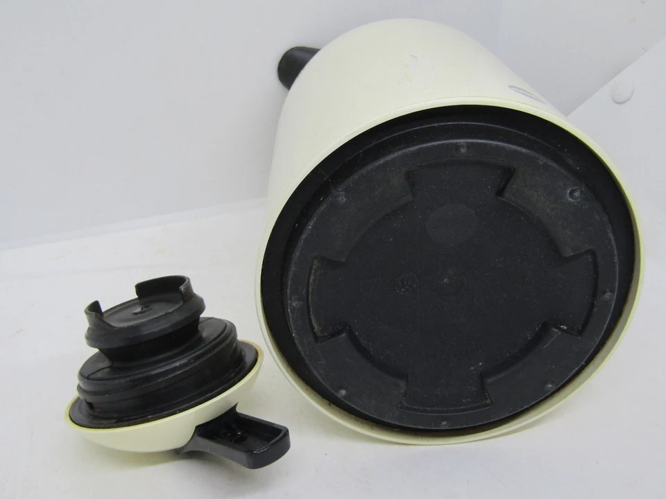 Vintage EMSA 1 Liter Beige Glass Lined Coffee Carafe, Made in Germany. - Image 4 of 4